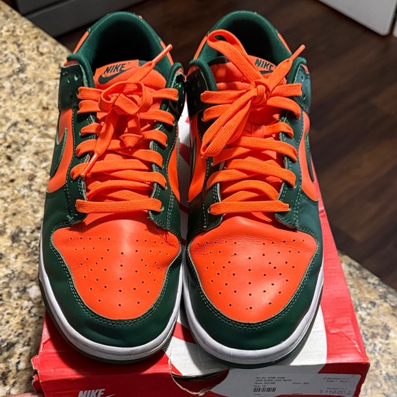 Nike Dunk Low in Forest Green and Bright Orange - Picture 2 of 5